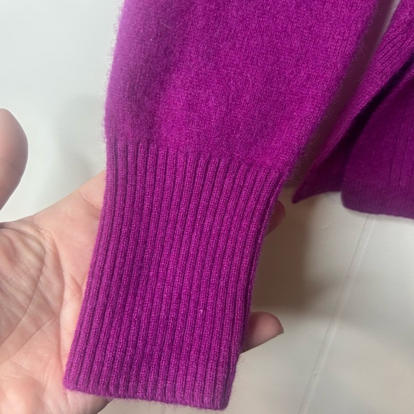 In Cashmere size Small, 100% Cashmere, Women's long sleeve Purple Sweater - Picture 2 of 6